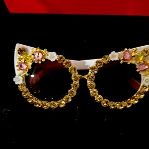 BEAUTIFUL UNIQUE DESIGNED GLASSES!!!